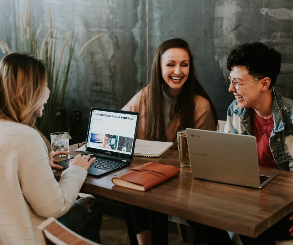 Trabalho híbrido: como as experiências podem ajudar a motivar a sua equipe?